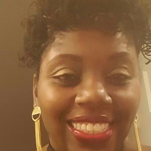 Meet your Posher, Nikki